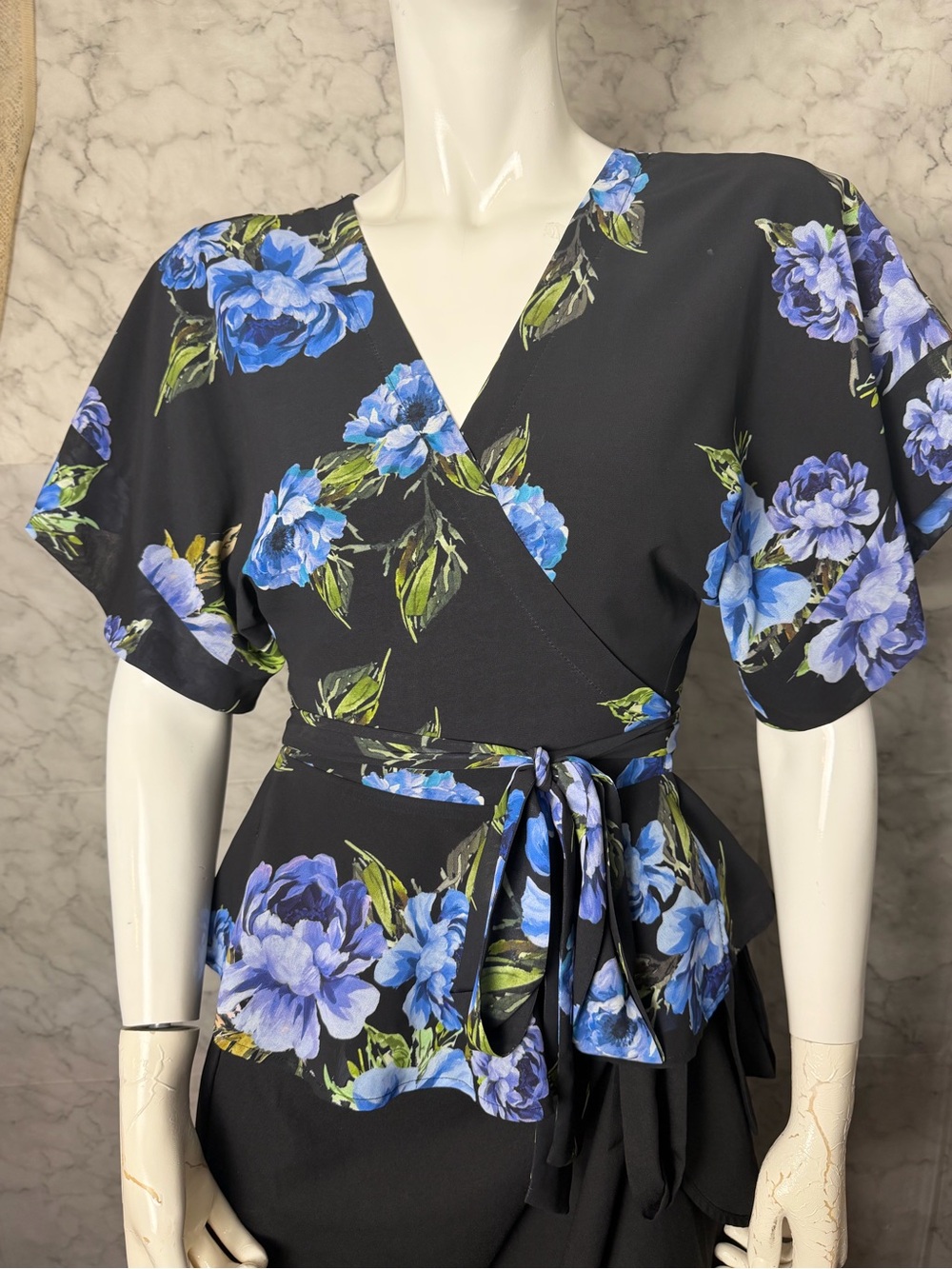 Yumi Kim XS Blue Floral Wrap Peplum Top Tie Waist Black Blouse V Neck Romantic